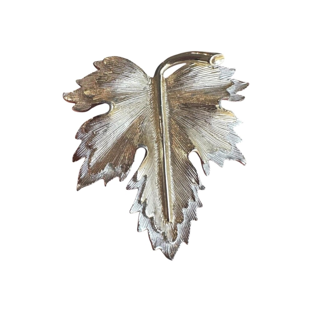 Sarah Coventry Natures Choice 60s Maple Leaf Brooch Vintage Silver Gold Tone